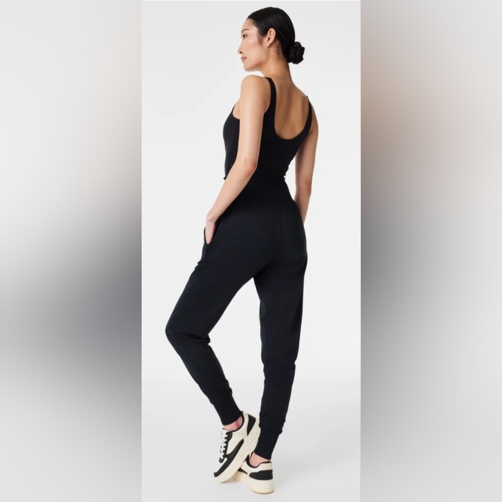 NWOT...SPANX Black Joggers Sleek Versatile Design Women's Size S